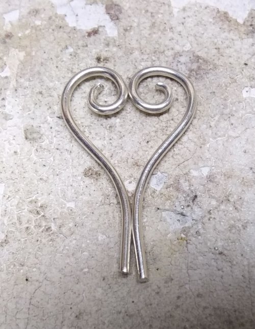 Judy Larson's Wire Heart Pendant with Gemstone Drop - , Contemporary Wire Jewelry, Butane Torch, Soldering, Solder, Place the scrolled wires next to each other in a mirror image arrangement